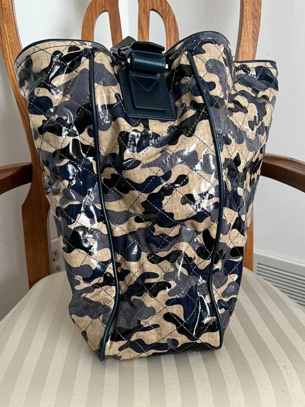 Vera Bradley Fenwick Hobo Bag in Glossy Camo